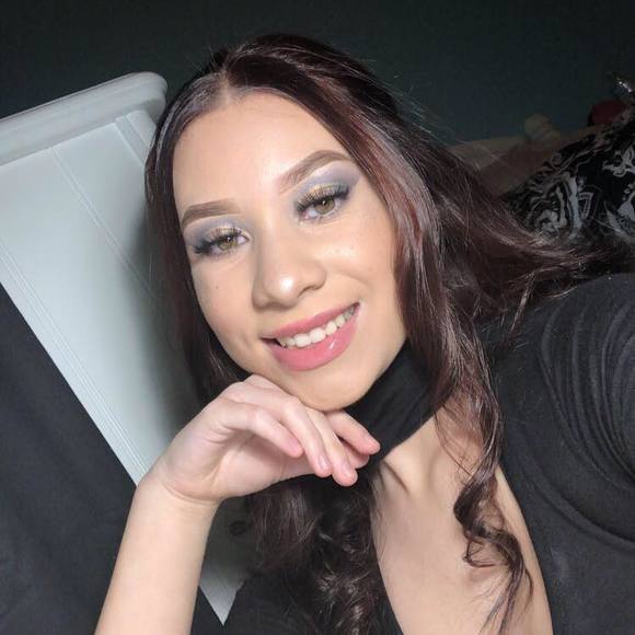 Meet your Posher, Daniella - Picture 1 of 1